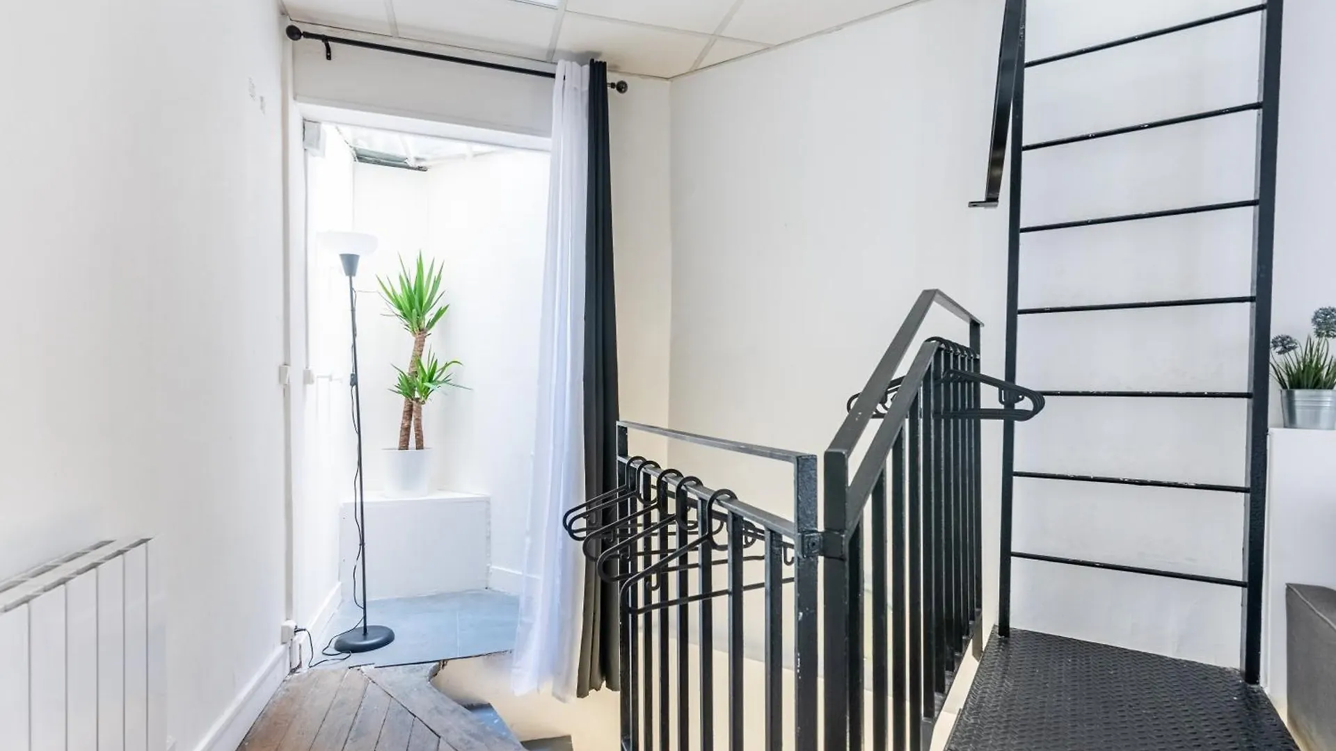 Loft Magenta Blue Apartment Paris