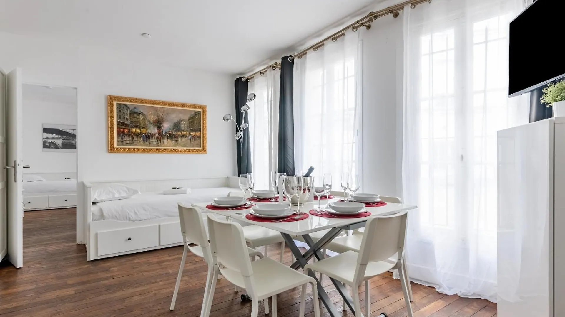 Loft Magenta Blue Apartment Paris France