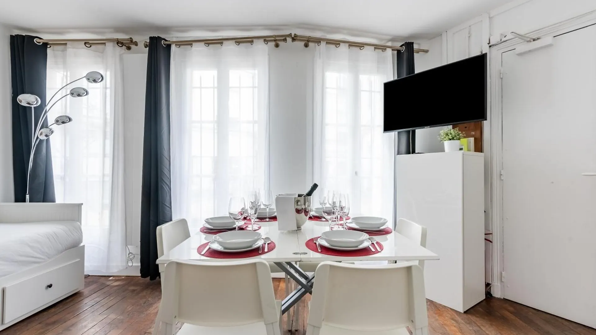 Loft Magenta Blue Apartment Paris 0*,  France