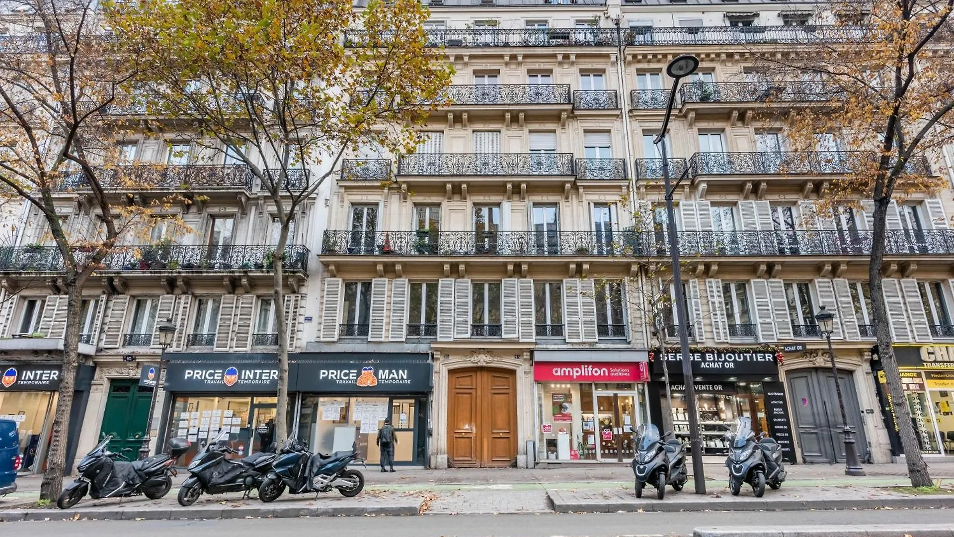 Loft Magenta Blue Apartment Paris France