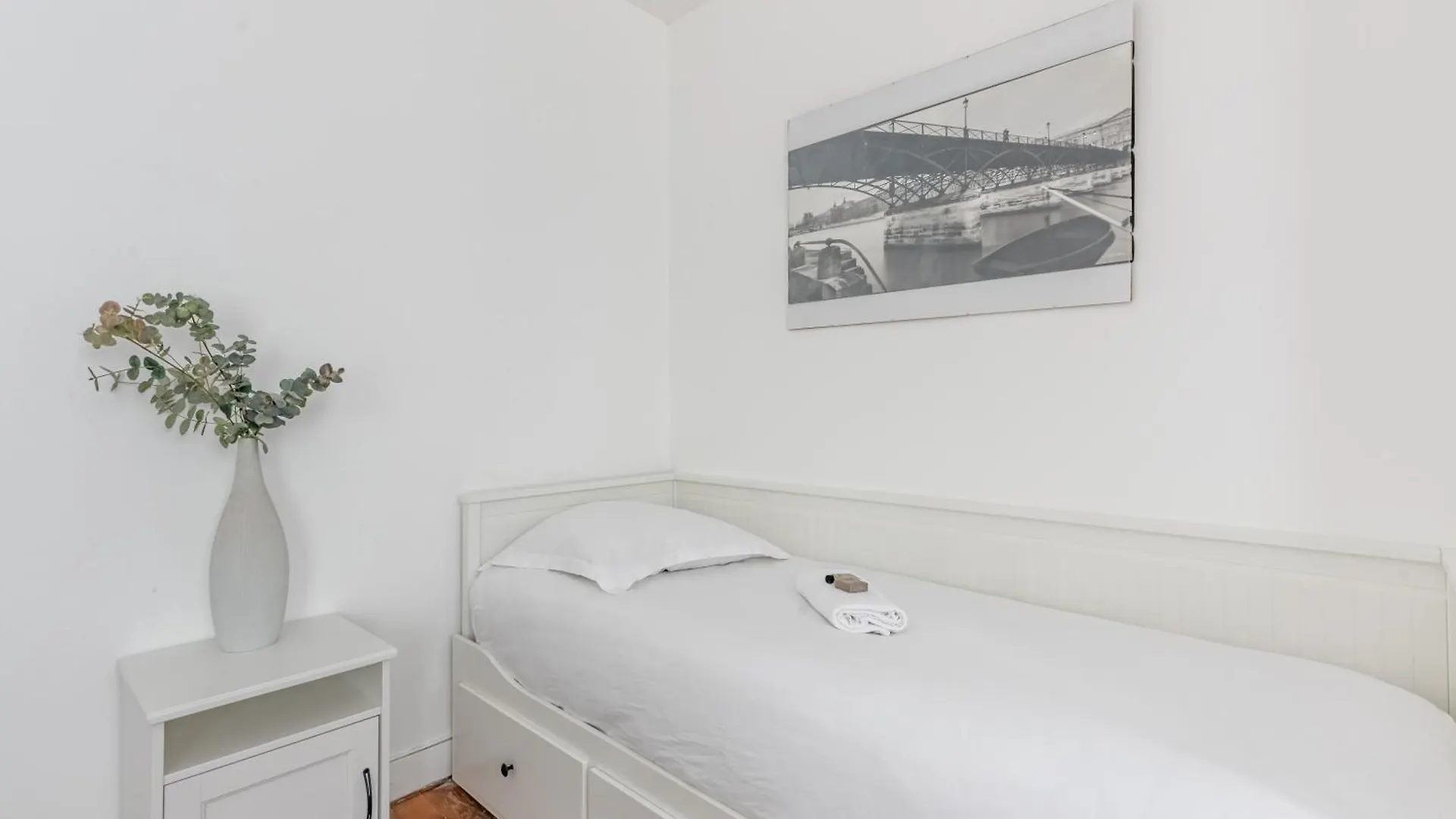 Loft Magenta Blue Apartment Paris France