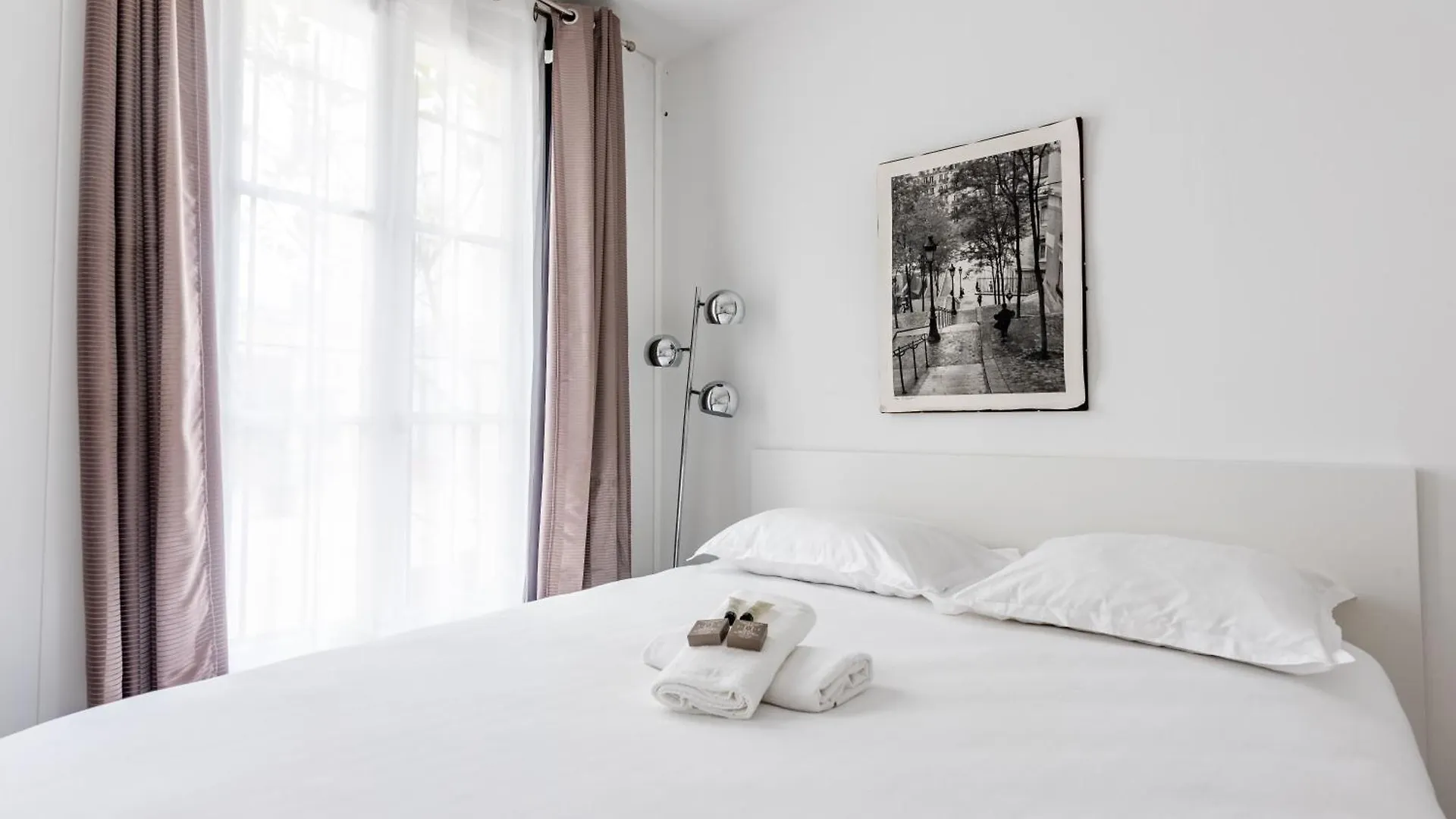 Loft Magenta Blue Apartment Paris